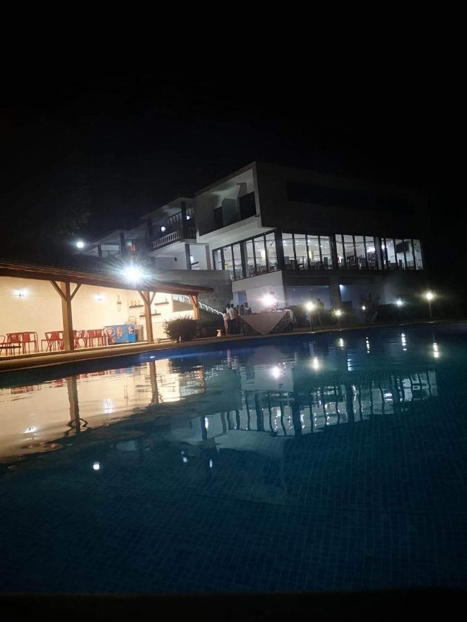 Restaurante Residencial Pizzaria S. Estevao Aguiar da Beira Bagian luar foto